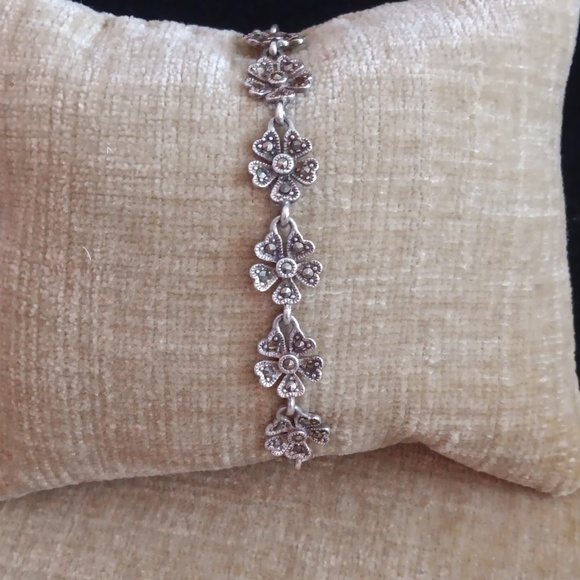 925 Silver Crystal Flower Bracelet - Picture 2 of 7